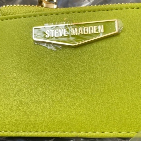 B Slim Zip Around Card Case
STEVE MADDEN - Picture 4 of 4